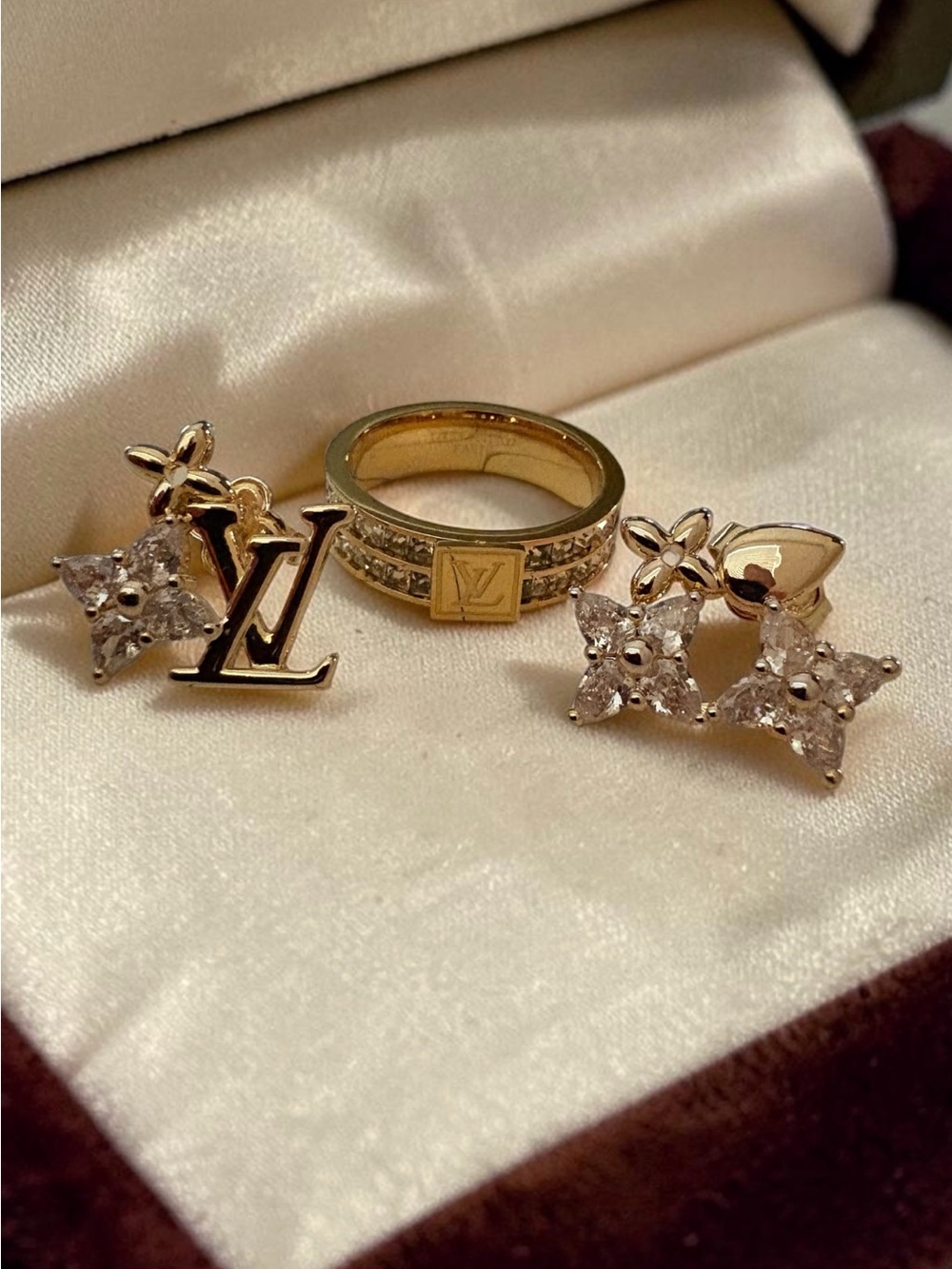 Gold Tone & Crystal Flower Stud Earrings and Ring (9)